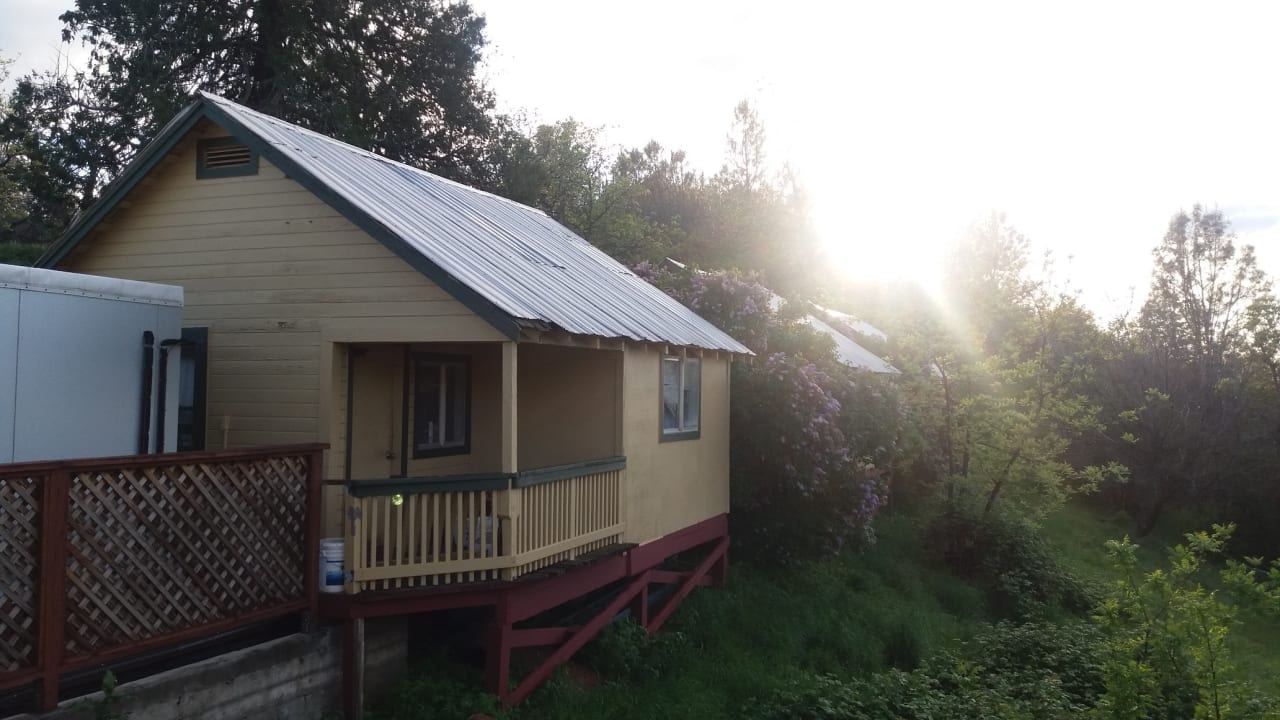 Außenansicht Priest Station Cafe & Cabins