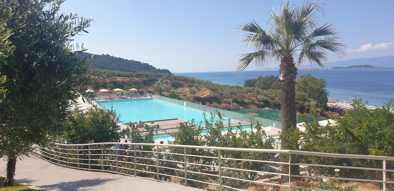 Pool Akrathos Beach Hotel