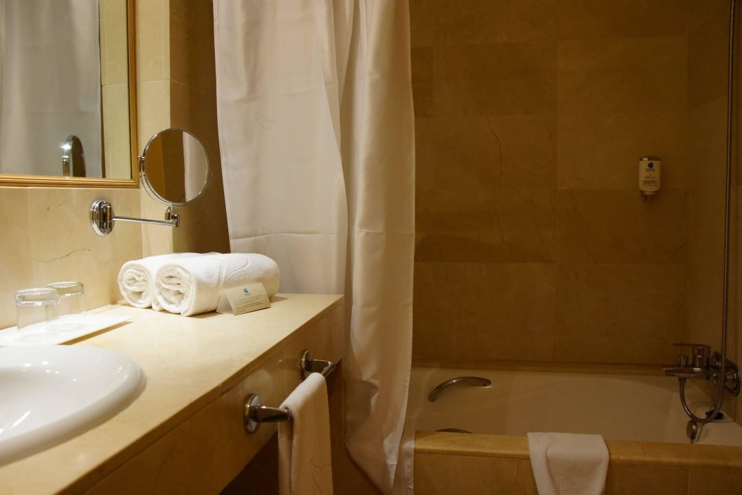 Leider nur Duschbadewanne Grupotel Playa de Palma Suites & Spa