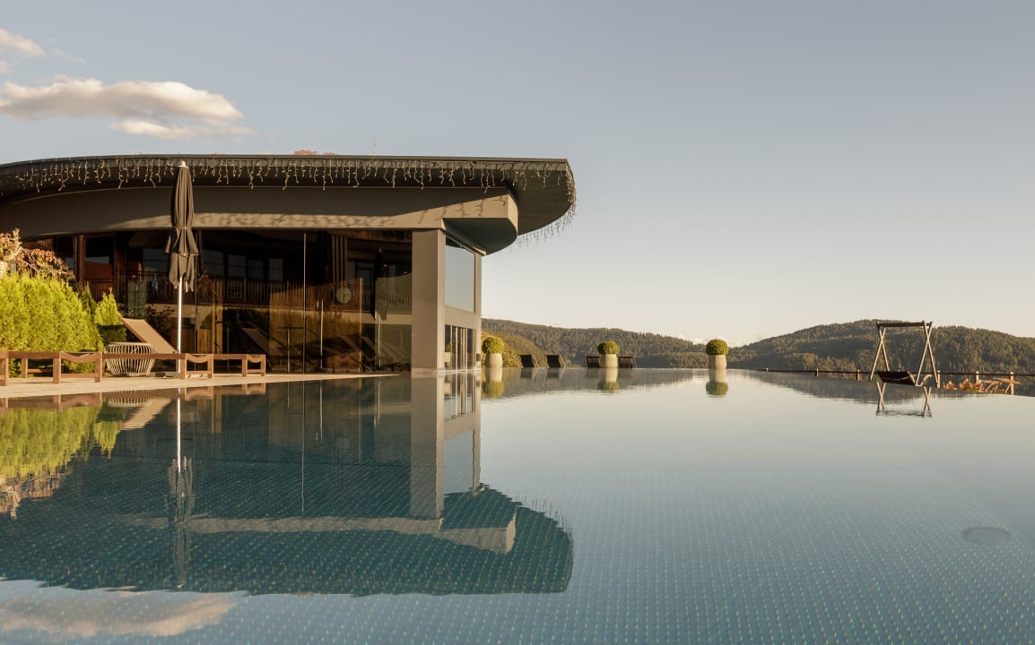 Pool Hotel Chalet Mirabell