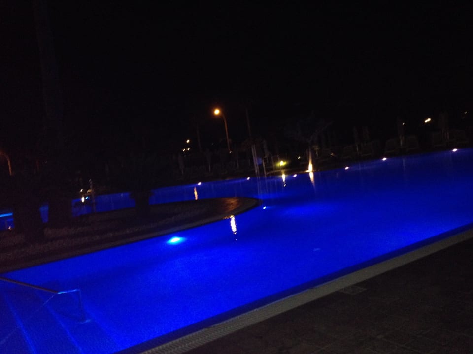 Pool am Abend  Hipotels Cala Millor Park