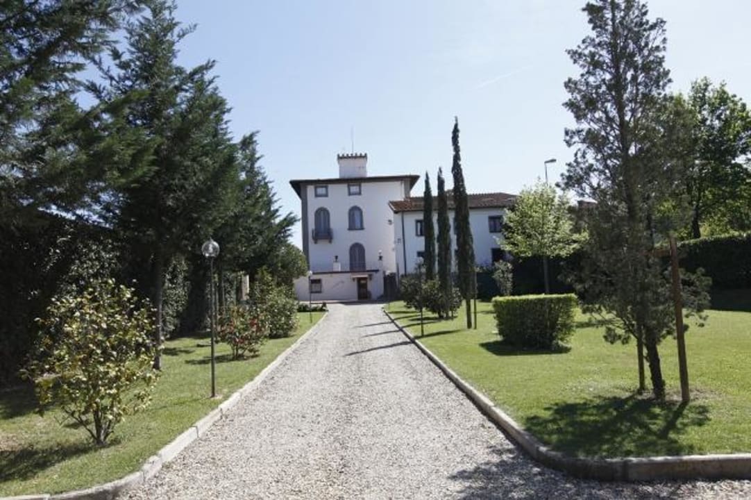 Viale d'ingresso Villa Villa la Fornacina