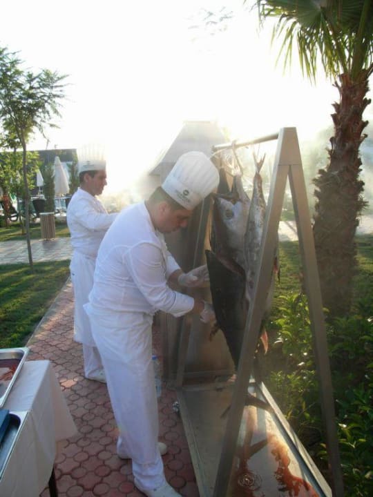 Heute gibts Thunfisch vom Grill Sherwood Dreams Resort