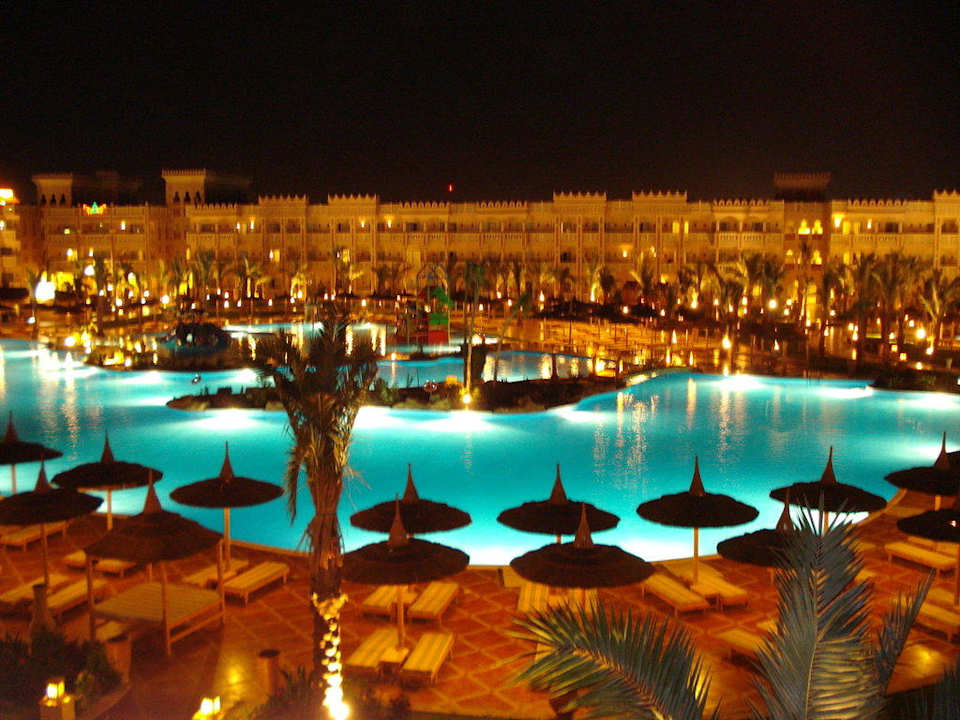 Pool bei Nacht Pickalbatros Palace Resort