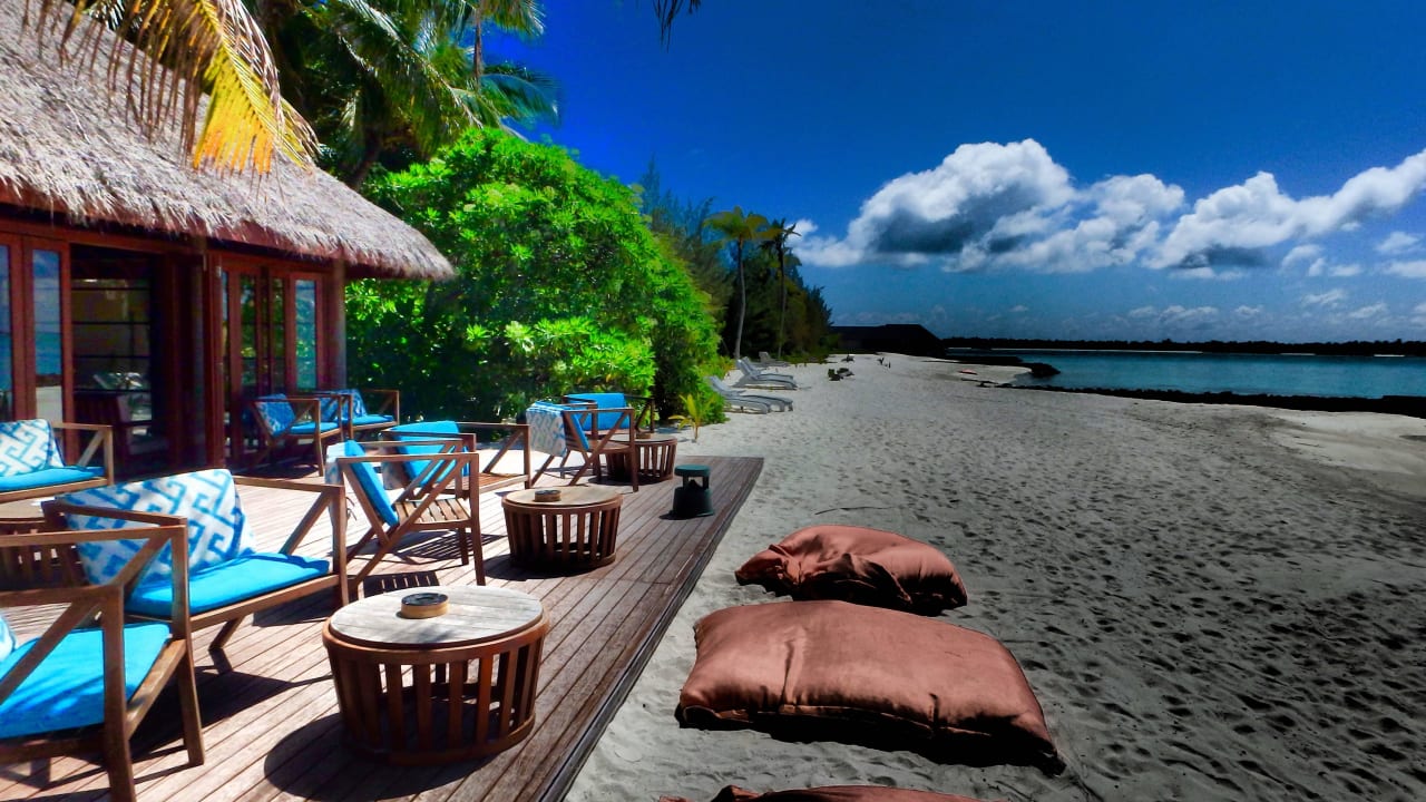 Bar przy plazy  Summer Island Maldives