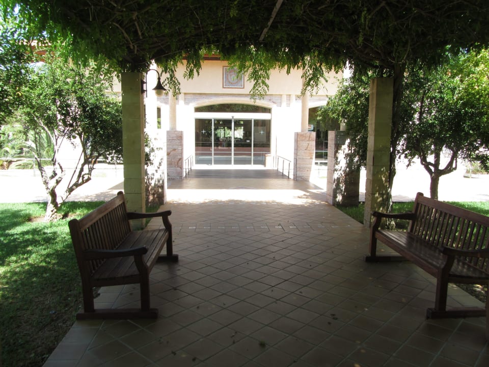 Blick zur Rezeption Zafiro Mallorca