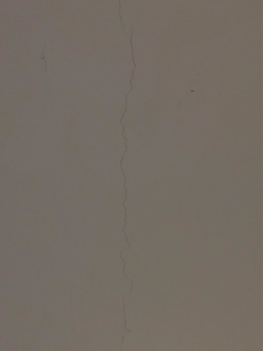 Decke mit Rissen Smy Portocolom