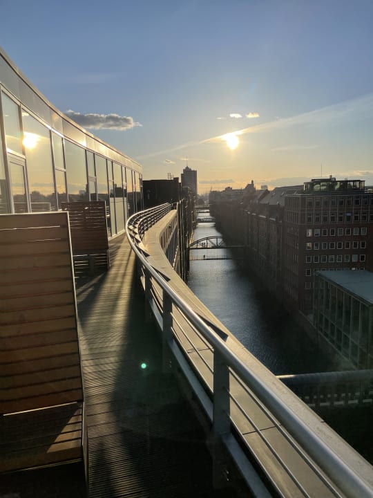 Ausblick AMERON Hamburg Hotel Speicherstadt
