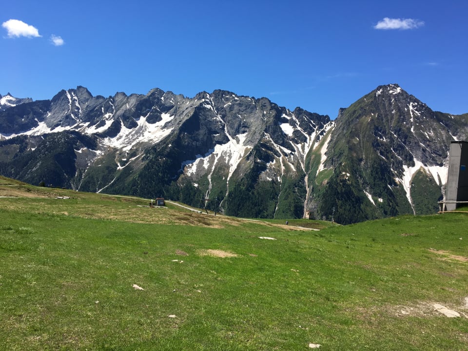 Ausblick Alpen Appartements Hochmuth & BelEtage