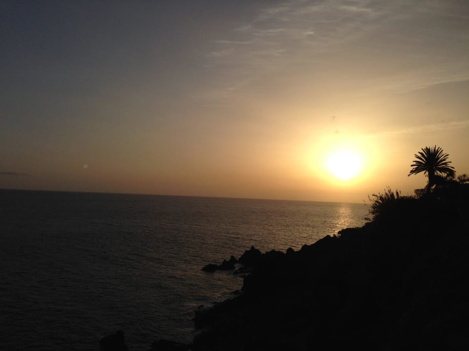 Balkonaussicht mit Sonnenuntergang Hotel Madeira Regency Cliff