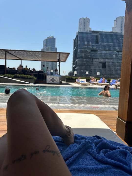 Pool Hilton Istanbul Bomonti Hotel & Conference Center