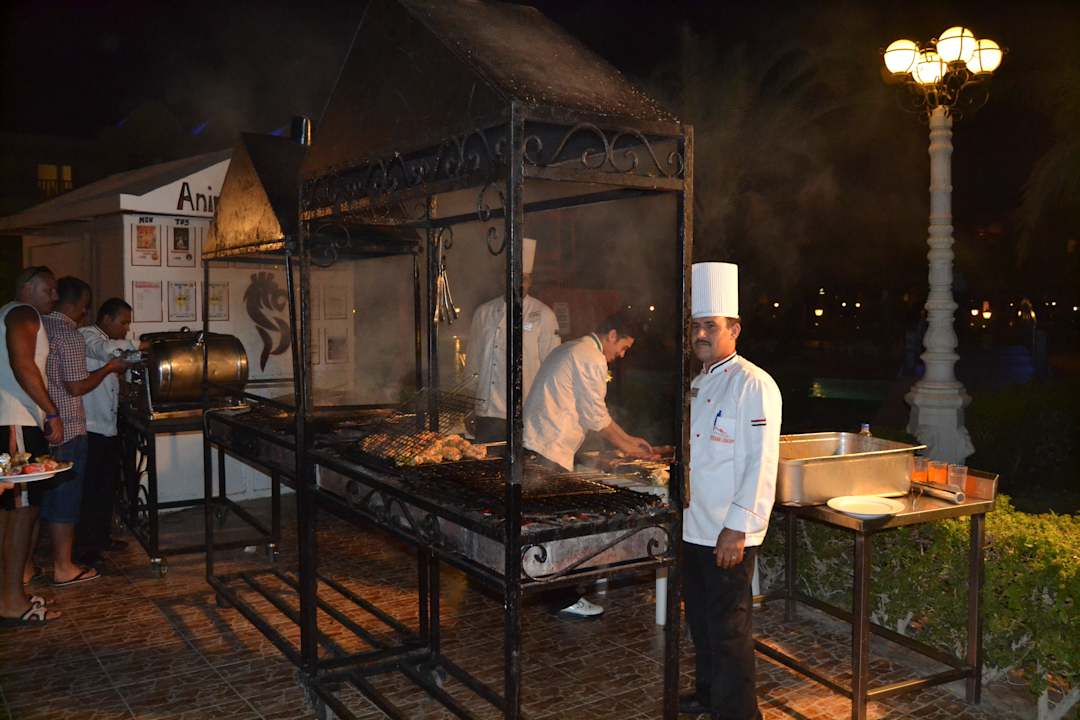 Buffet Titanic Beach Spa & Aqua Park