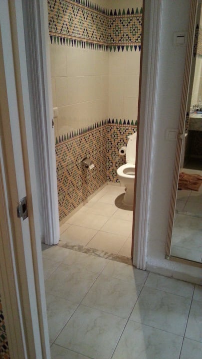 Toilette Hotel El Mouradi Djerba Menzel