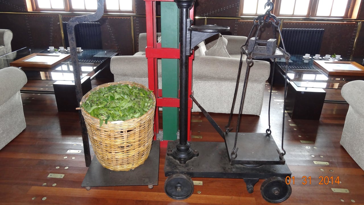 Teewaage in der Lobby Heritance Tea Factory
