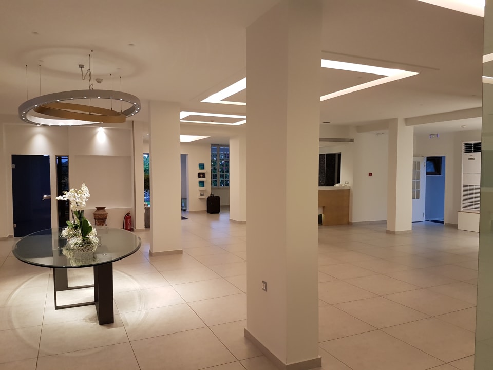 Lobby Acharavi Beach Hotel