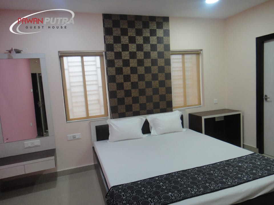 Deluxe Room Pawan Putra Guest House