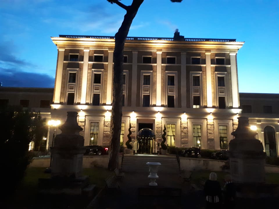 Außenansicht TH Roma - Carpegna Palace