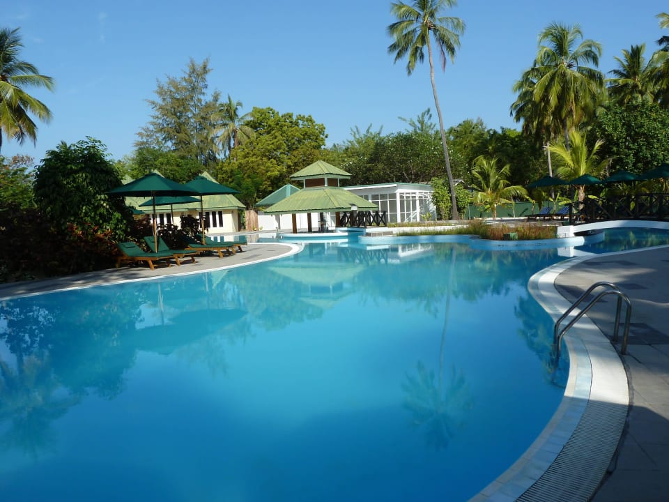 Der Pool Equator Village Resort