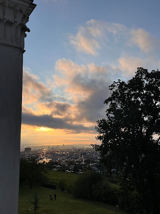 Ausblick Austria Trend Hotel Schloss Wilhelminenberg