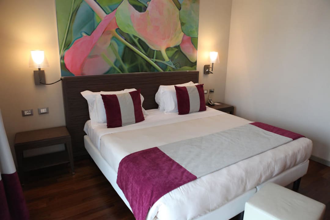 Riesiges Bett Hotel Ramada Plaza Milano