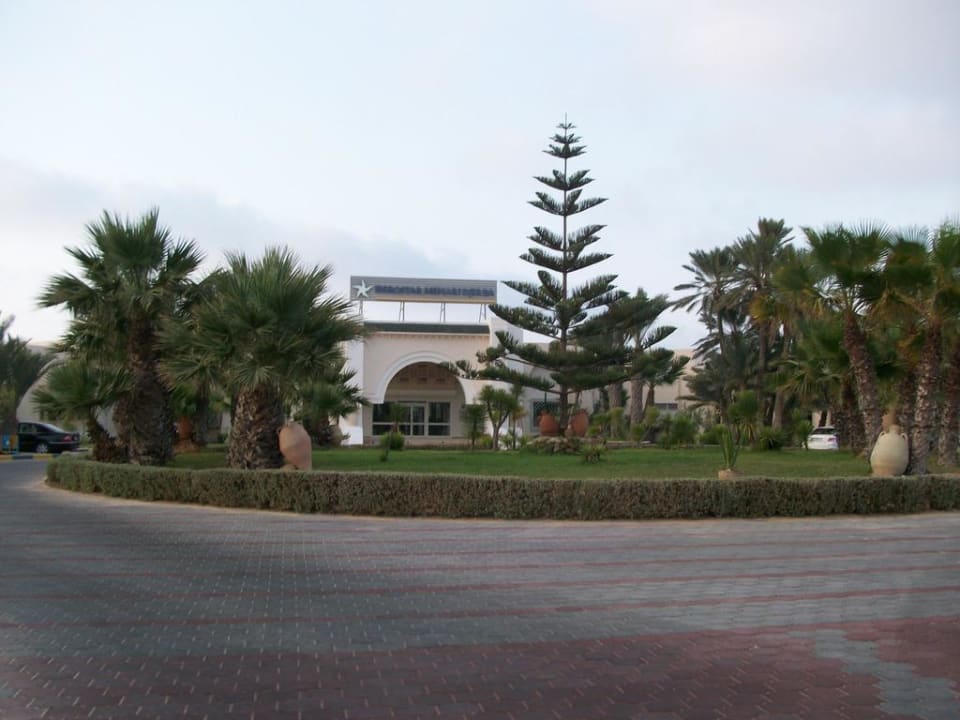 Hoteleinfahrt Iberostar Waves Mehari Djerba