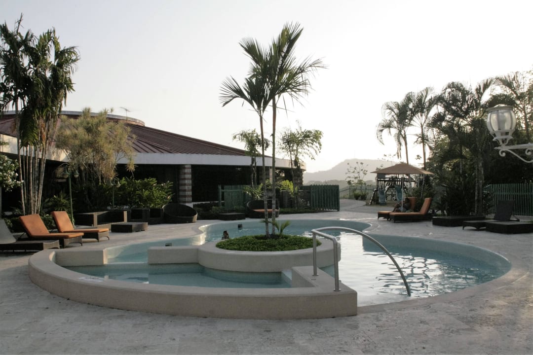 Pool Summit Rainforest & Golf Resort