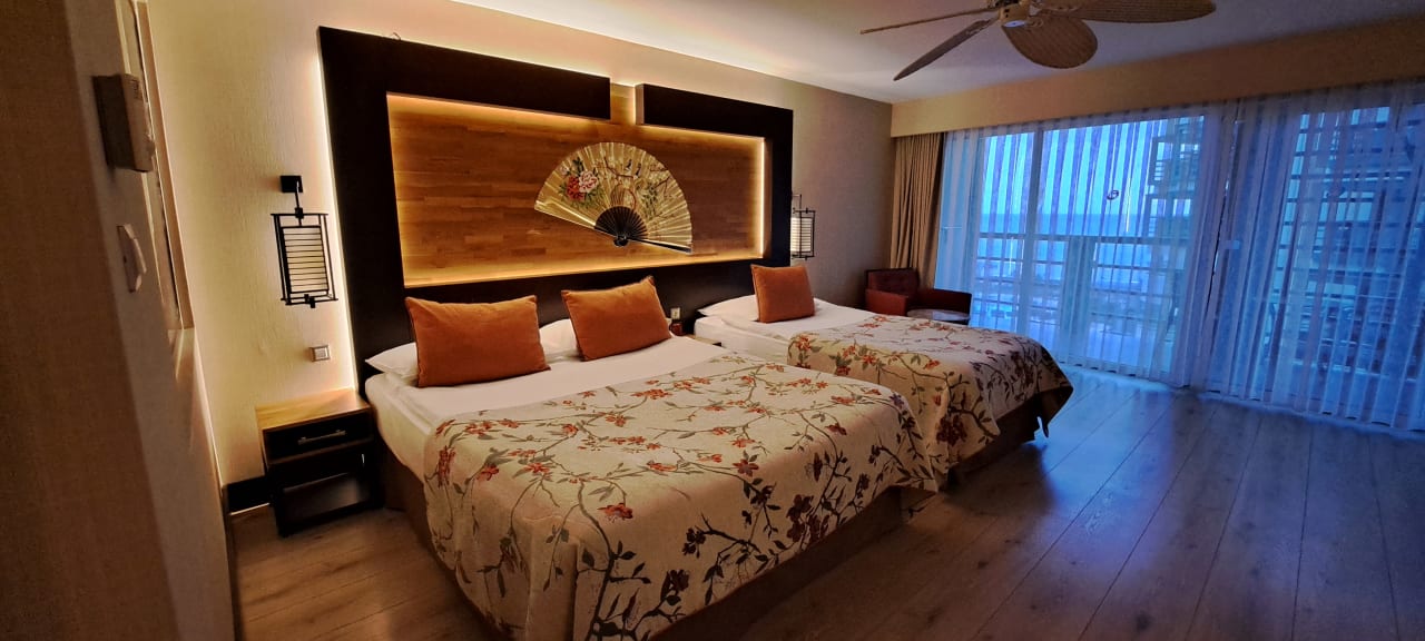 Zimmer Limak Lara Deluxe Hotel & Resort