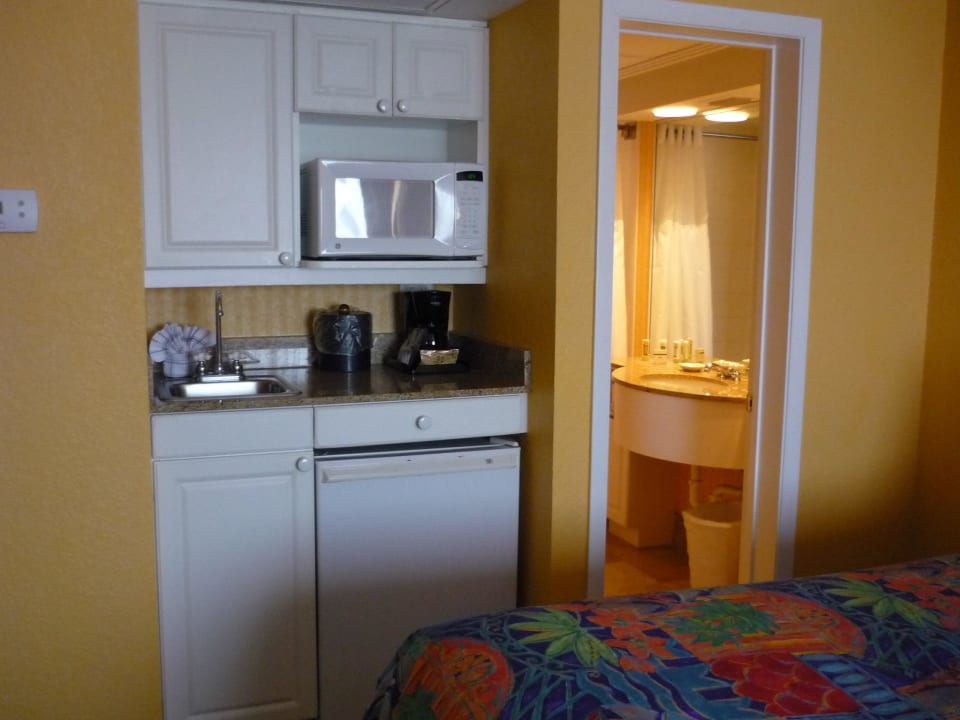 Miniküche mit Badtür TradeWinds Beach Resort Guy Harvey Outpost