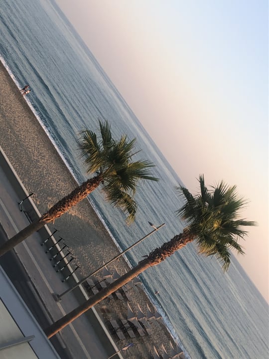 Strand Ikones Seafront Luxury Suites