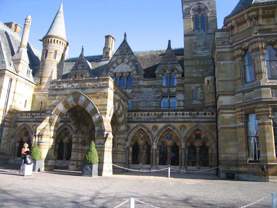 Eingangsbereich und Rezeption Hotel Ettington Park