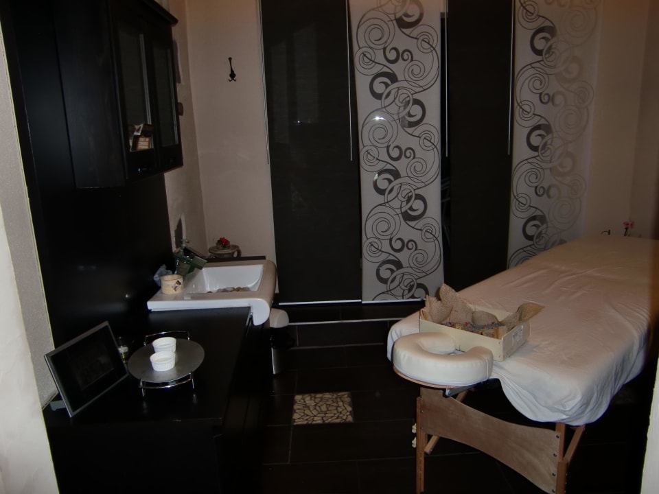 Behandlungsraum Spa-Wellness-Lounge Feriensuite Bali-Lounge
