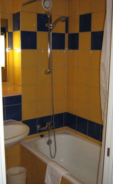 Das Bad im Amysirs Best Western Hotel The Wish