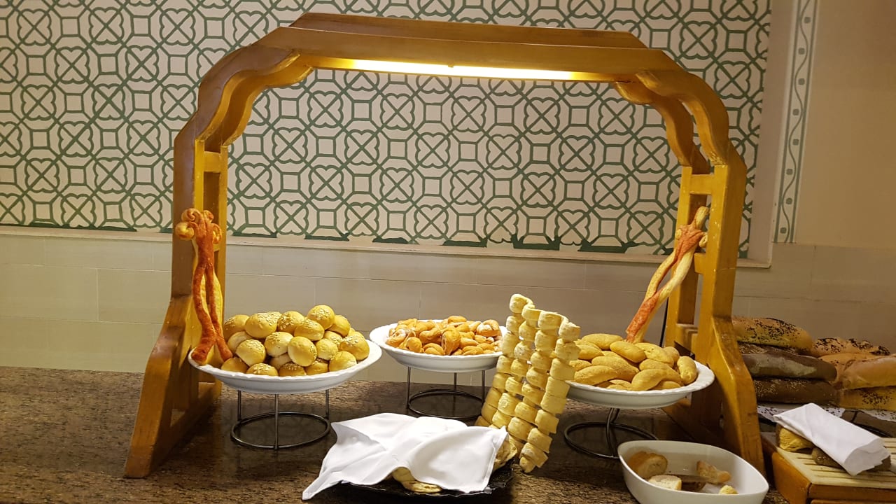 Brotauswahl zum Frühstück. Davon gab es noch mehr. JAZ Aquamarine Resort