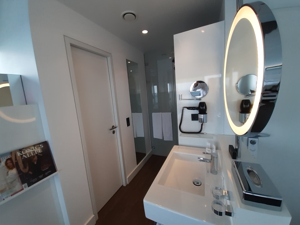 Zimmer INNSiDE by Meliá Düsseldorf Hafen