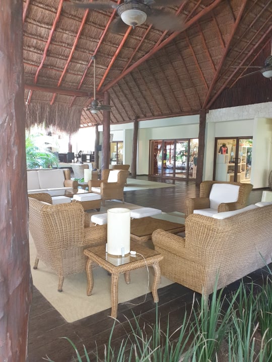 Lobby Akumal Bay Beach & Wellness Resort