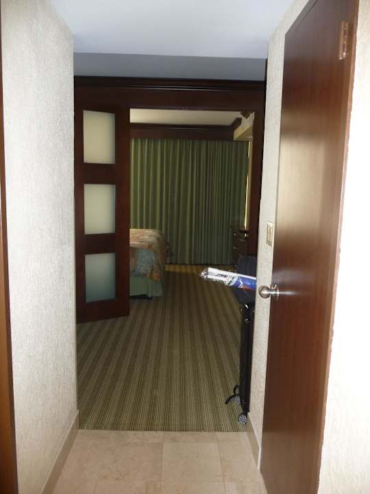 Eingang Zimmer Hotel Newport Beachside Resort