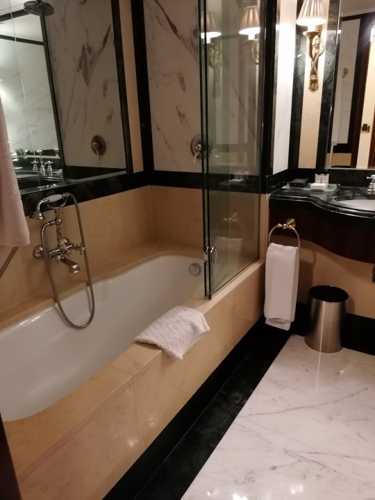 Zimmer Hotel Grande Bretagne