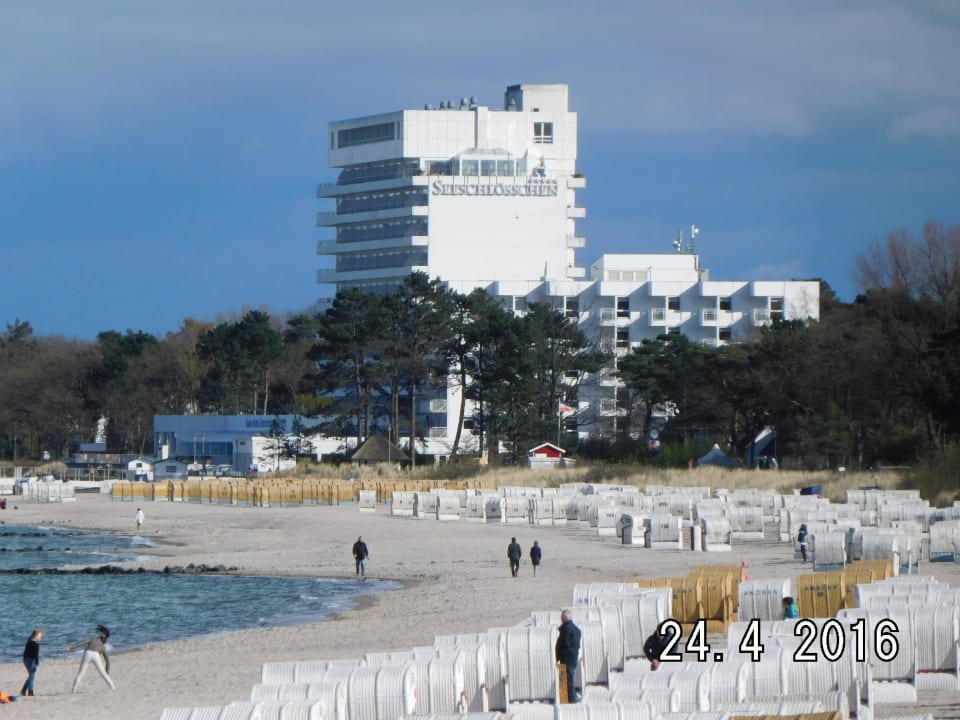 Der Strand mit Hotel Bellevue Hotel Bellevue