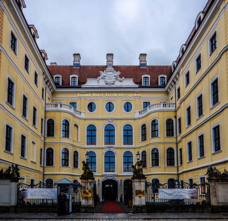 Taschenbergpalais Kempinski  Hotel Taschenbergpalais Kempinski Dresden