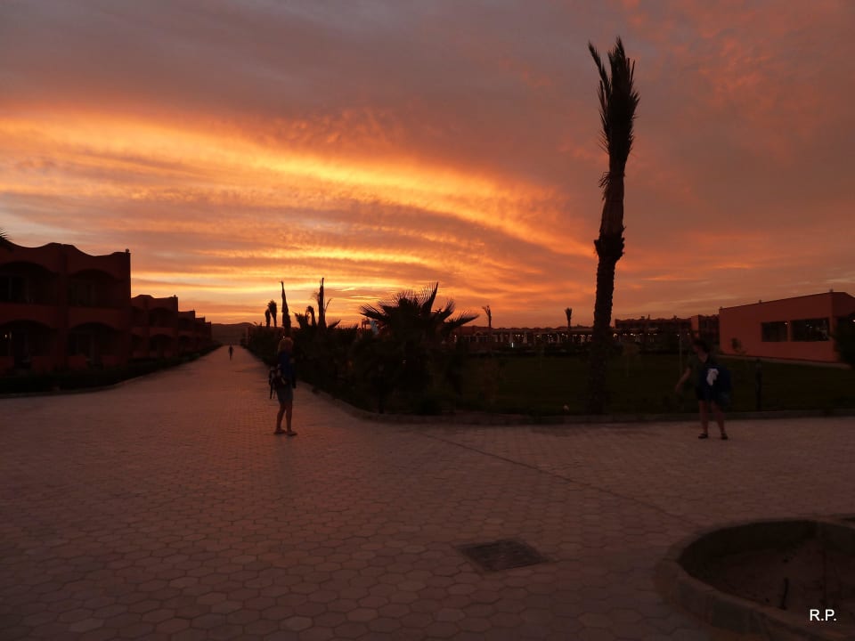 Sonnenuntergang Three Corners Happy Life Beach Resort