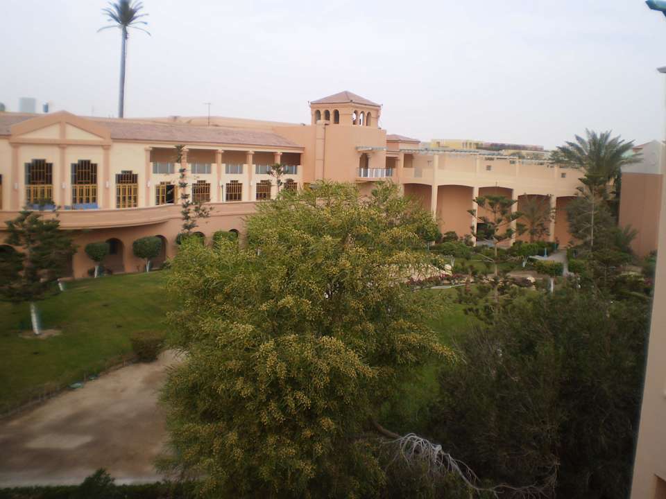 Blick auf die Gallery Bar Mövenpick Resort & Spa El Gouna