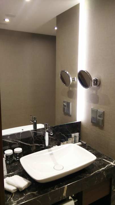 Łazienka DoubleTree by Hilton Hotel & Conference Centre Warsaw