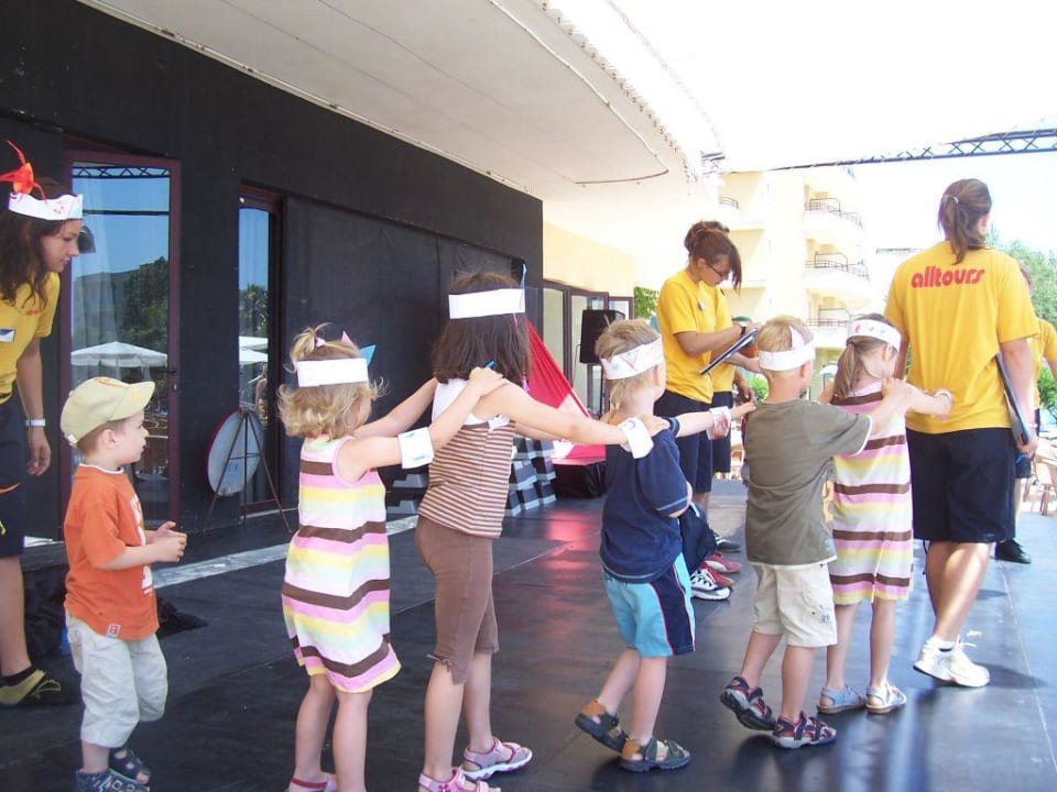Die tollen lieben Animateure mit den Minis. Danke! allsun App.-Hotel Orient Beach