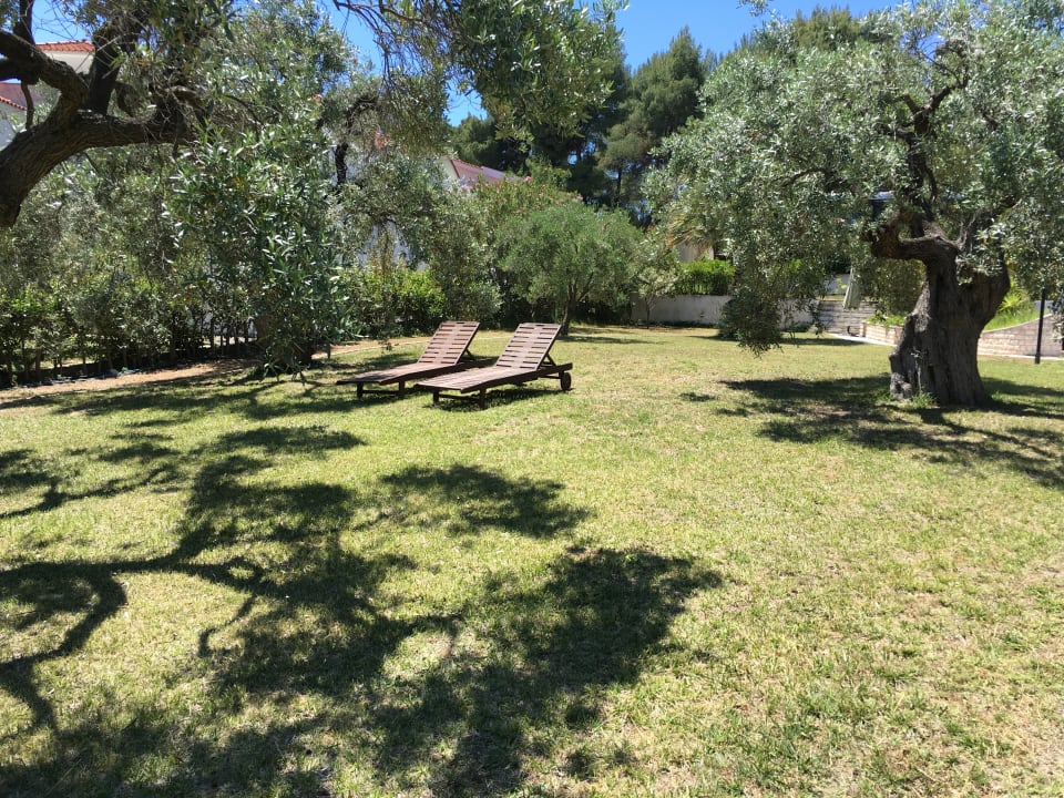 Gartenanlage Villa Askamnia and Suites