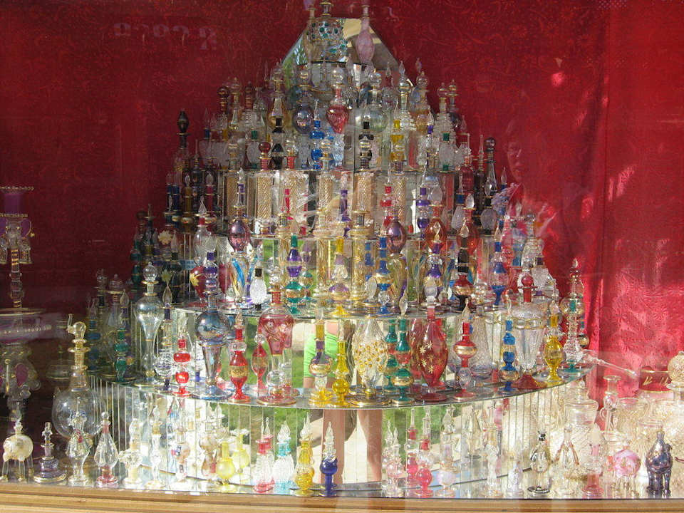 Витрина магазинчика на территории отеля Pickalbatros Alf Leila Wa Leila Resort - Neverland Hurghada