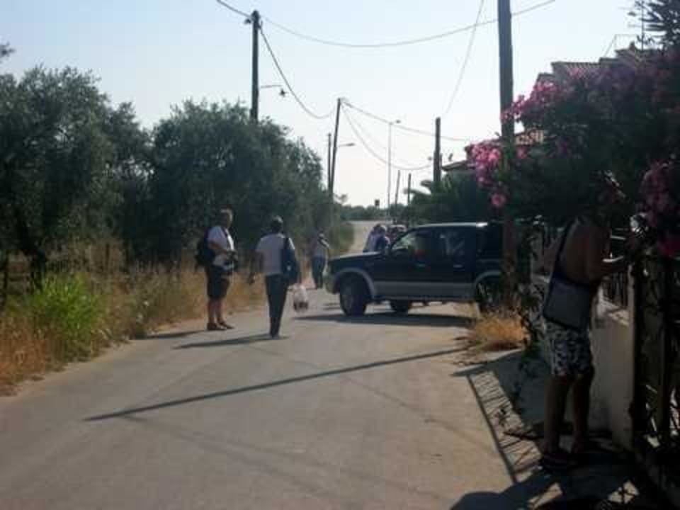 Strasse zum Strand Hotel Aegean Villas