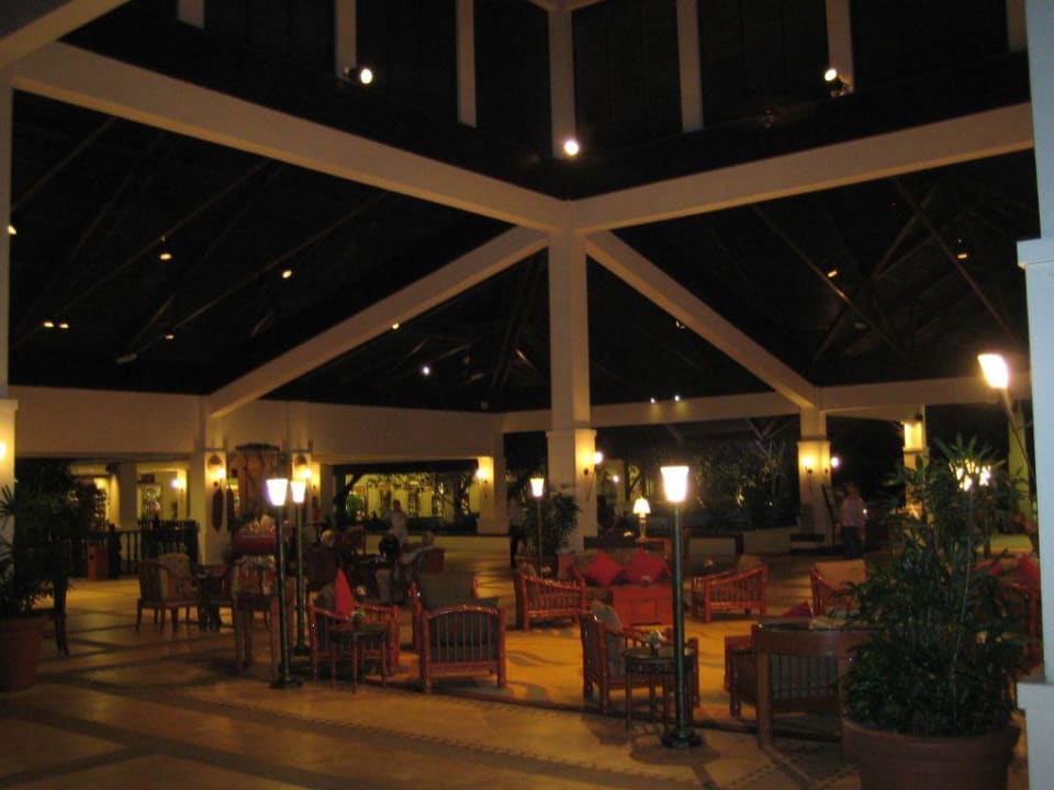 Lobby-Ansicht Shangri-La's Rasa Ria Resort & Spa