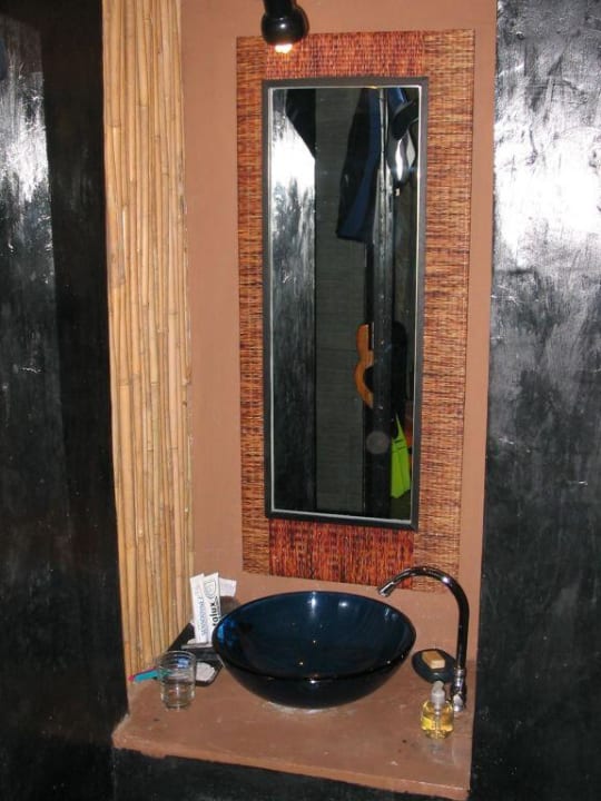 Badezimmer - Waschbecken La Laanta Hideaway Resort