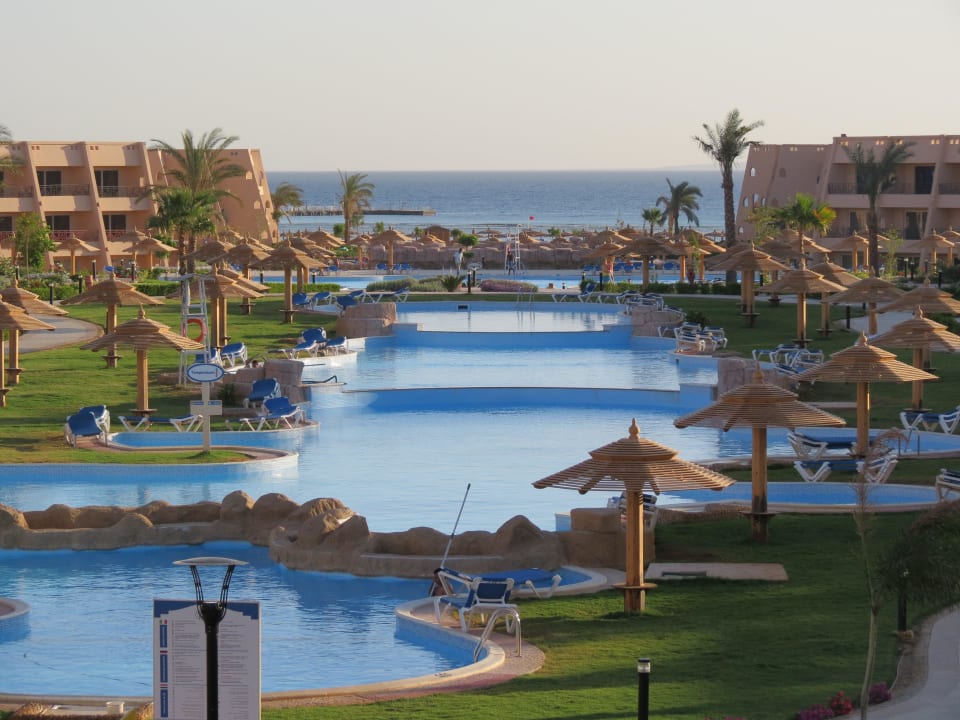 Blick vom Haupthaus zum Strand Jasmine Palace Resort & Spa