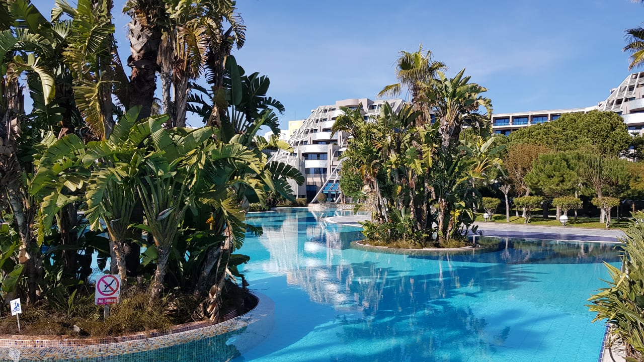 Pool Susesi Luxury Resort